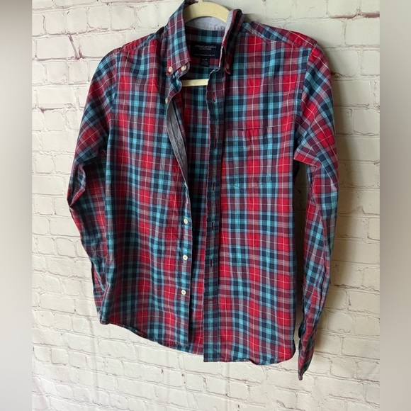 American Eagle Outfitters Prep Fit Red and Blue Casual Button Down Shirt -XS- - Picture 2 of 5